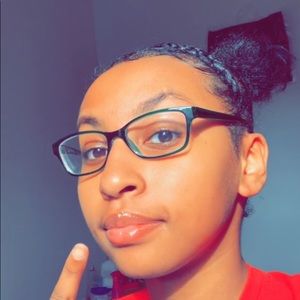 Meet your Posher, Najat